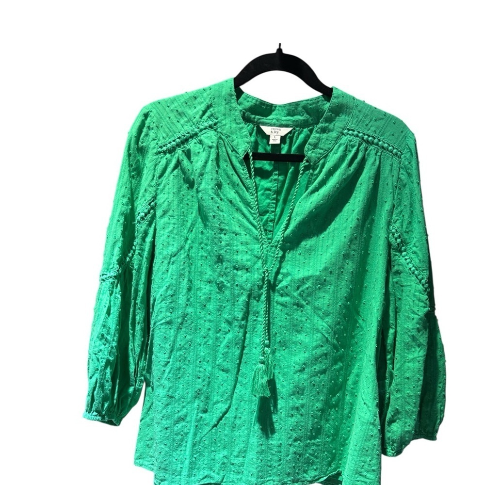 Crown & Ivy Green Smocked 3/4 Sleeve Blouse